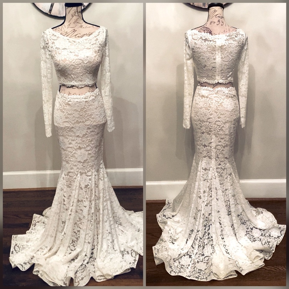 Elegant White Lace Two-Piece prom Dress